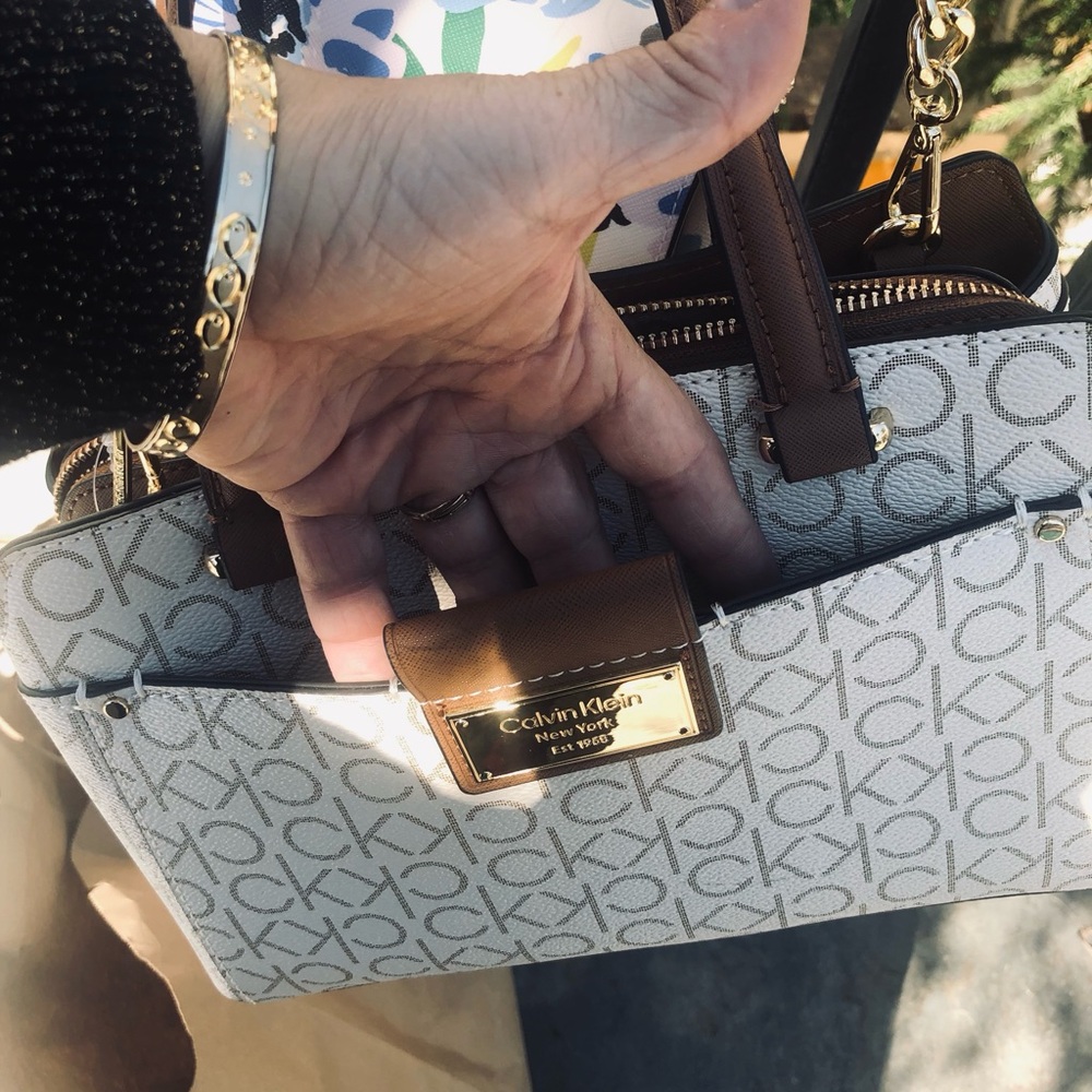 Calvin Klein (Brand New With Tags) Cream Logo Satchel w/Brown Trim&Gold Hardware - Picture 10 of 11